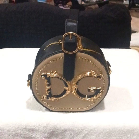 Trendy Fashion Purse. - Picture 3 of 8